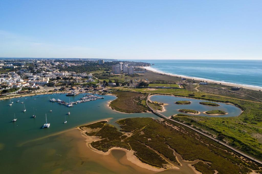 ทัศนียภาพภายนอกโรงแรม