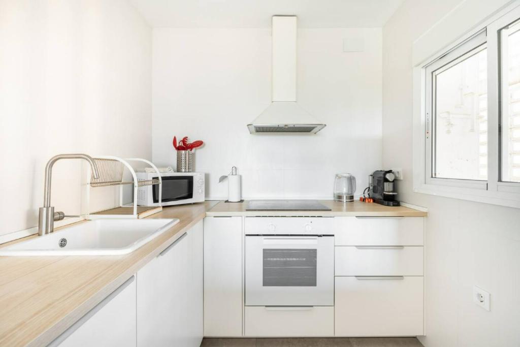 Apartamento amplio con 4 habitaciones y 2 baños - Great apartment with 4 rooms - 2 baths - 2