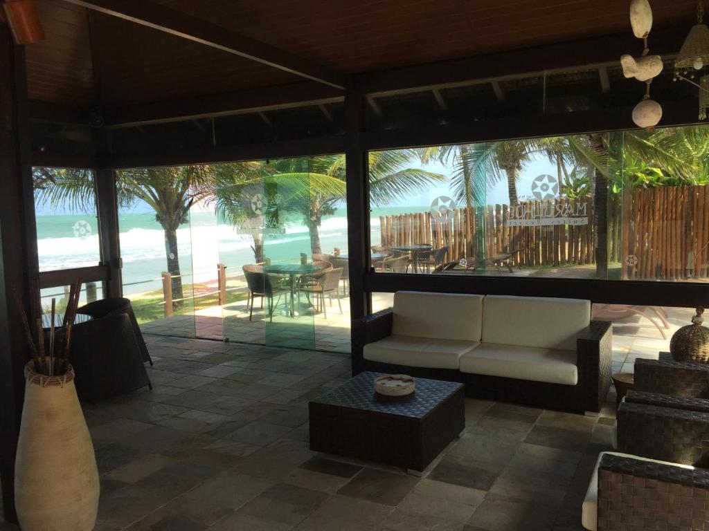 Shared lounge/TV area