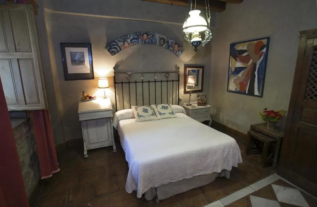 Hotel BOUTIQUE HOCES DEL DURATON，位于Sebúlcor的酒店