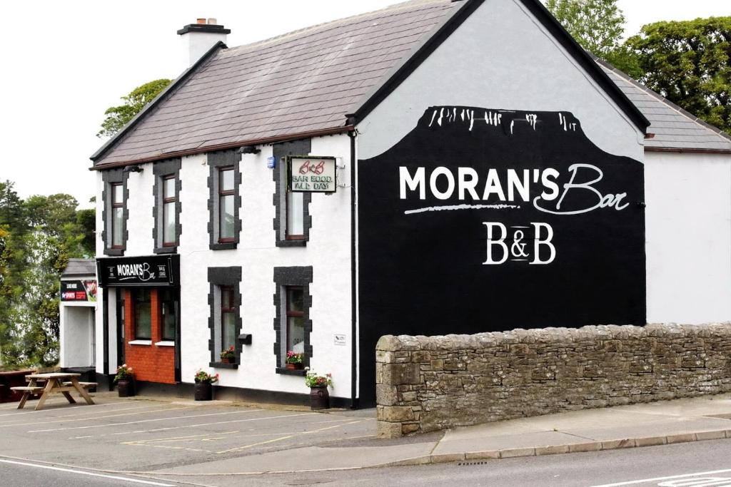 Entrance, Moran's Bar & B&B in Sligo