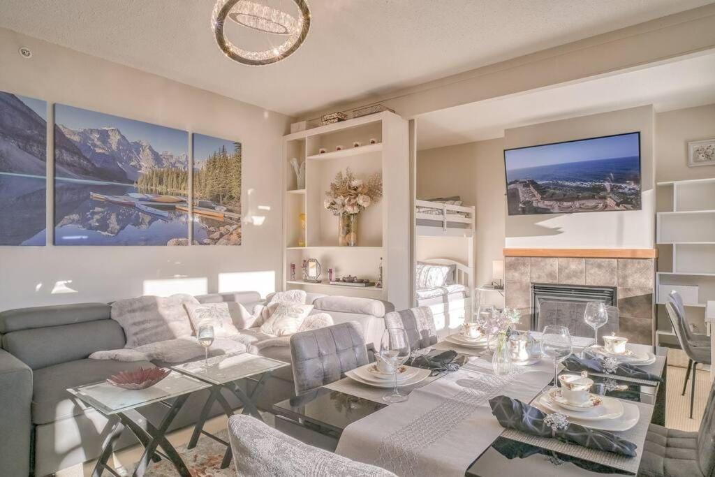 Mountain Escape sleeps 10 Guests in this 3BD 2BT Top Floor Condo with Mountain View, Canmore