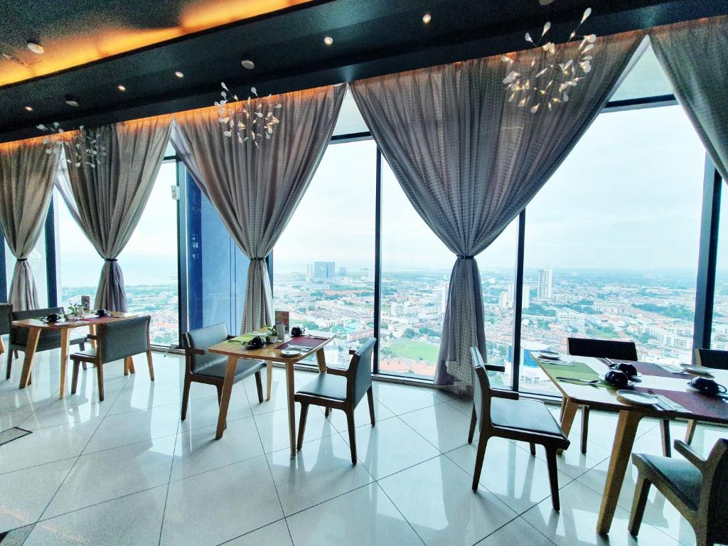 Restaurant, The Shore Hotel & Residences in Malacca