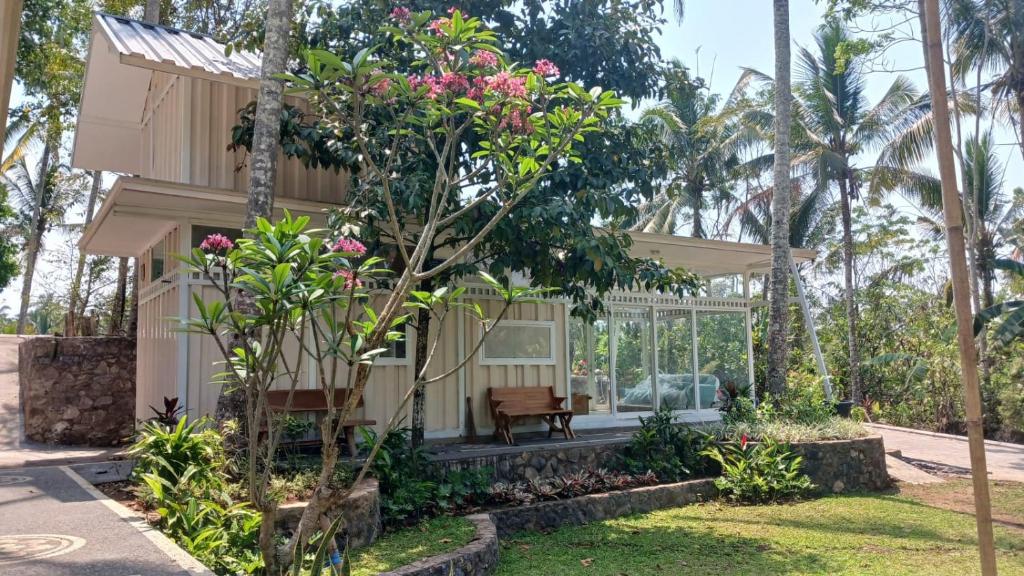 Double Decker Container Cabin at Umah Chronosphere Bali, Balian