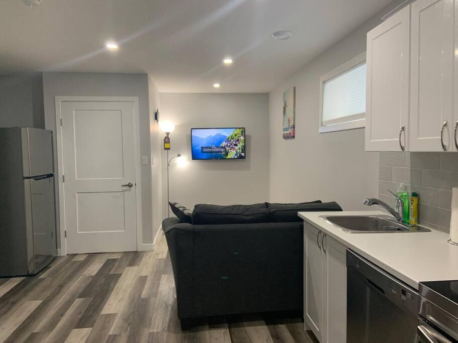 Guest Suite in Regina - Queen Bed, Regina