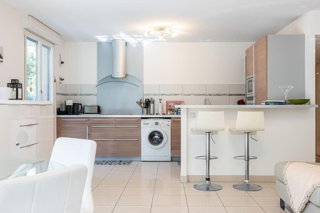 Beautiful and Spacious 2 bed Apt with Pool - 2