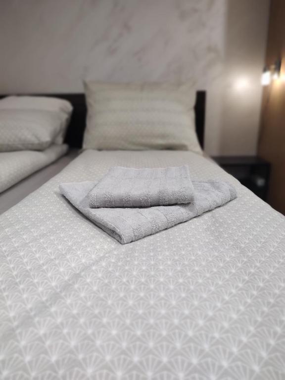 Left Coast studio apartment - 4