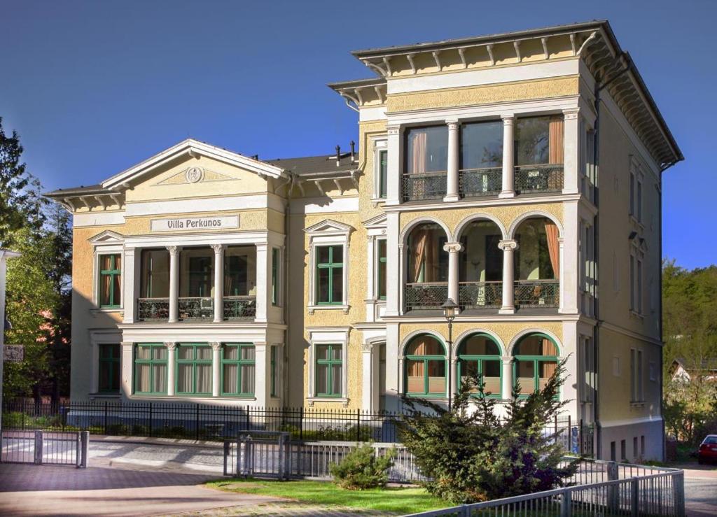 Gemütliche Fewo mit Dachterrasse, Parkplatz, zentral - aber ruhig gel., Heringsdorf