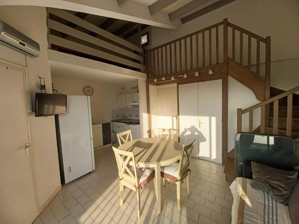Appart mezzanine avec balcon Piscine - 3