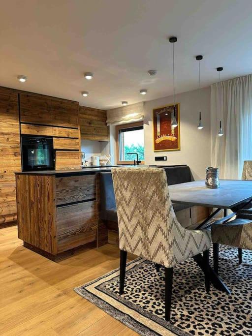 Spa, Sport & City Luxury Ski-in Ski-Out Apartment - 5