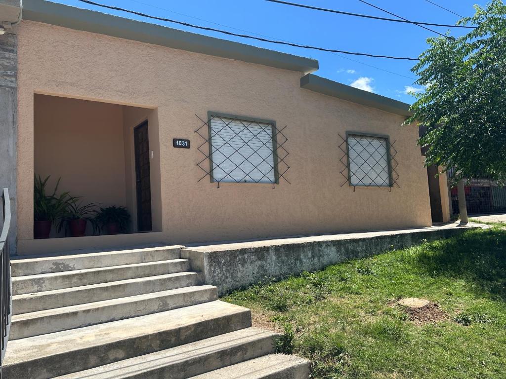Casa independiente con estufa a leña - 2