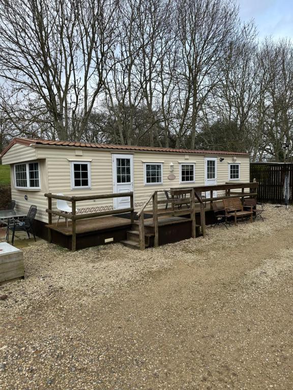 Static Mobile home set in our 20 acres of farmland, Horspath