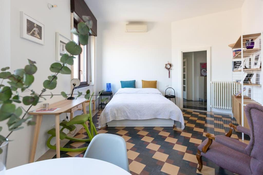 BIG BRIGHT COZY STUDIO APARTMENT IN NOLO NEAR MM1, Milán
