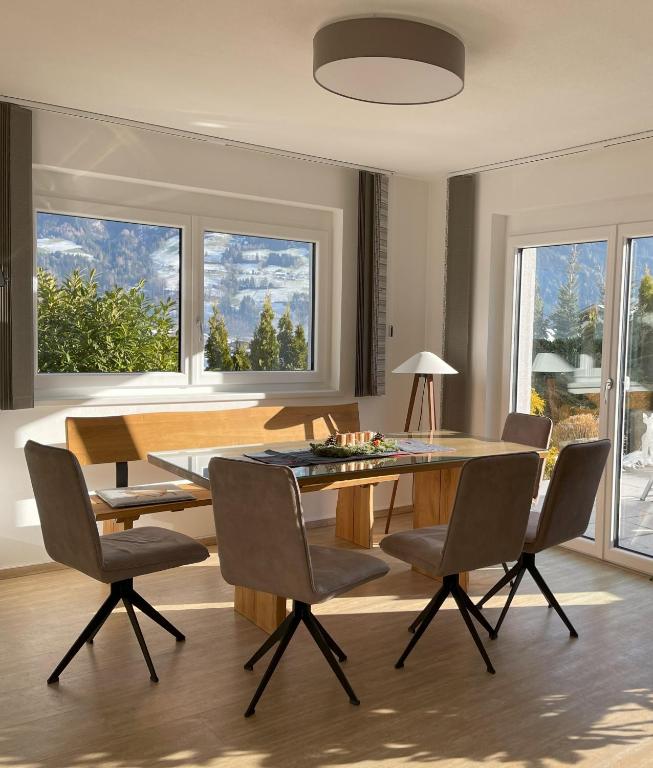 H21 - Modernes Ferienhaus 145qm, 4SZ, Wellnessbereich mit Sauna und Dachterrasse mit Panoramablick, Kühlen und Heizen mit Geothermie - 2