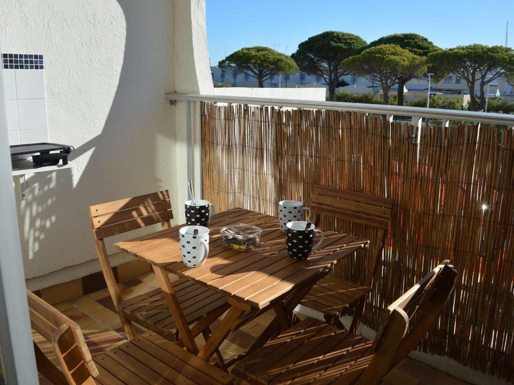 Studio Cabine lumineux, loggia & plancha à Port Camargue, 4 couchages, ménage inclus - FR-1-250-161 - 1