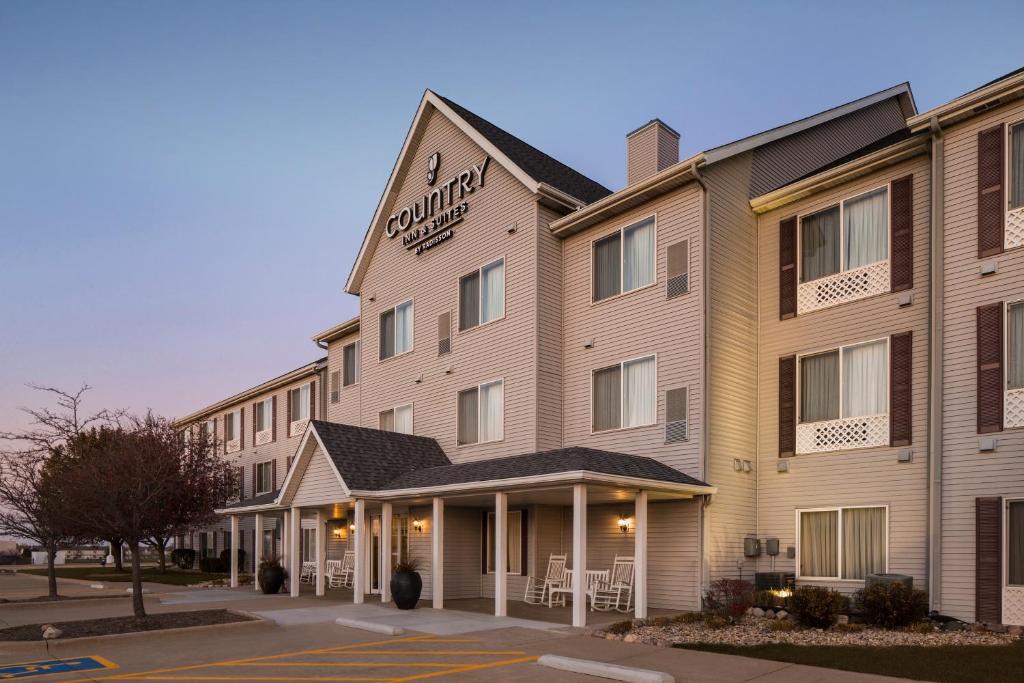Country Inn & Suites