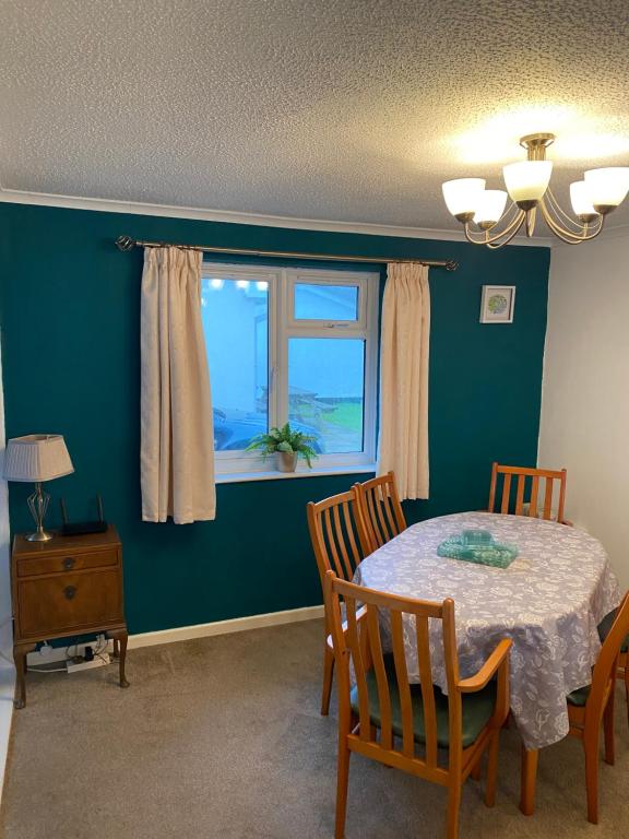 Light and Bright 3 Bedroom Bungalow, Liskeard photo 4