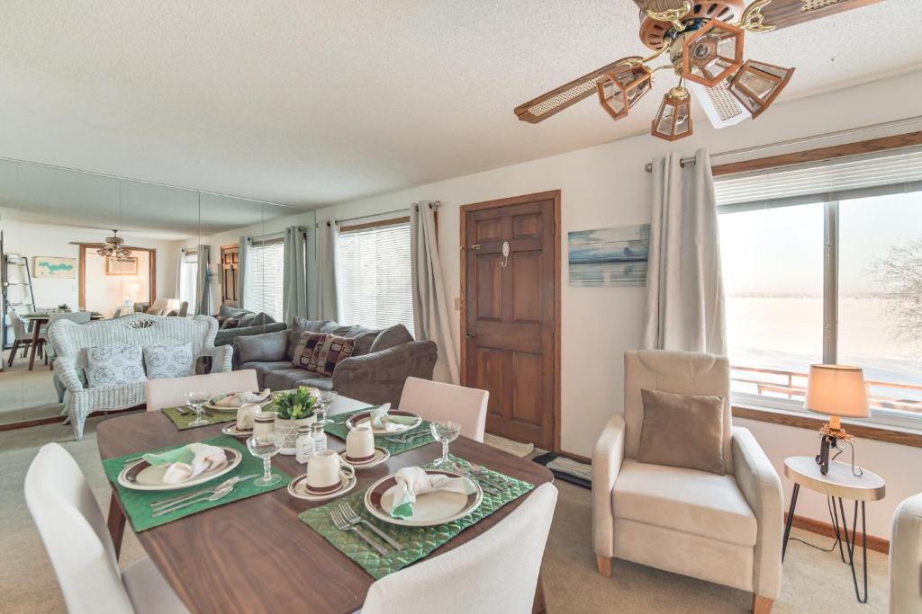 Lakefront Pelican Rapids Cabin with Boat Dock!