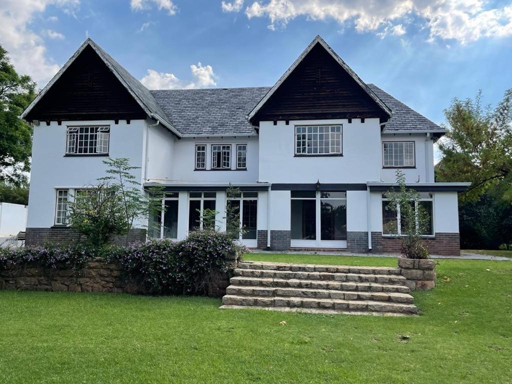 The South Way, Johannesburg