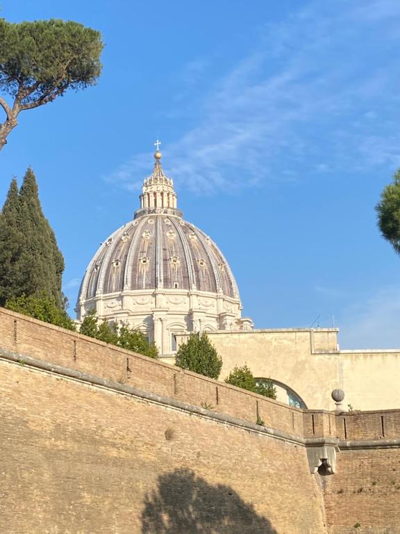 APT a due passi da San Pietro - 3