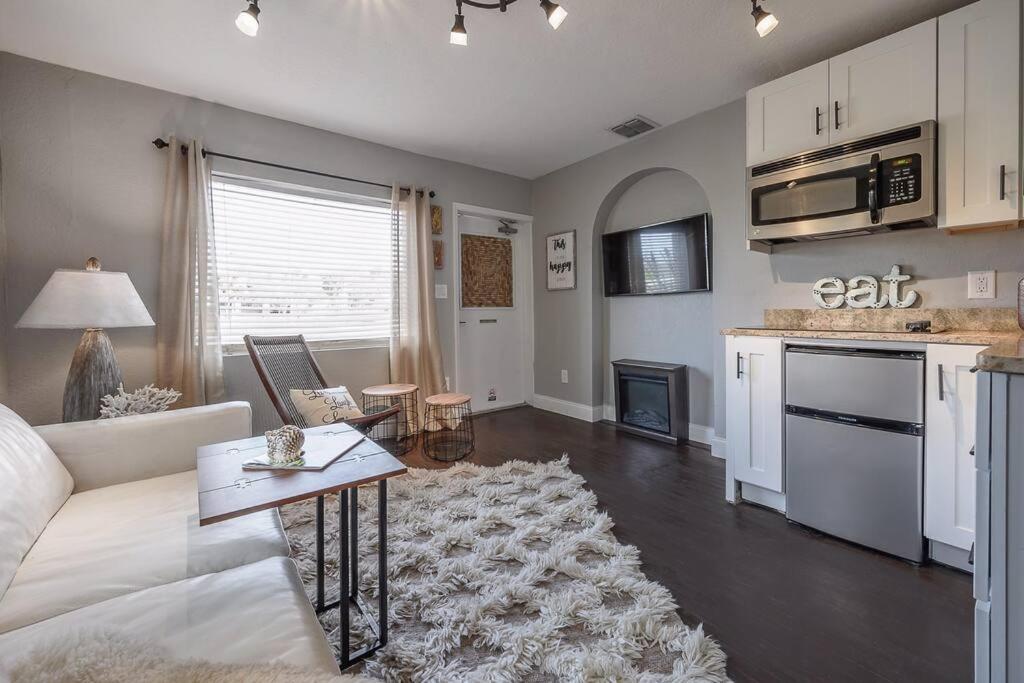 Swank Pad off River with free WiFi & parking-324, Tampa