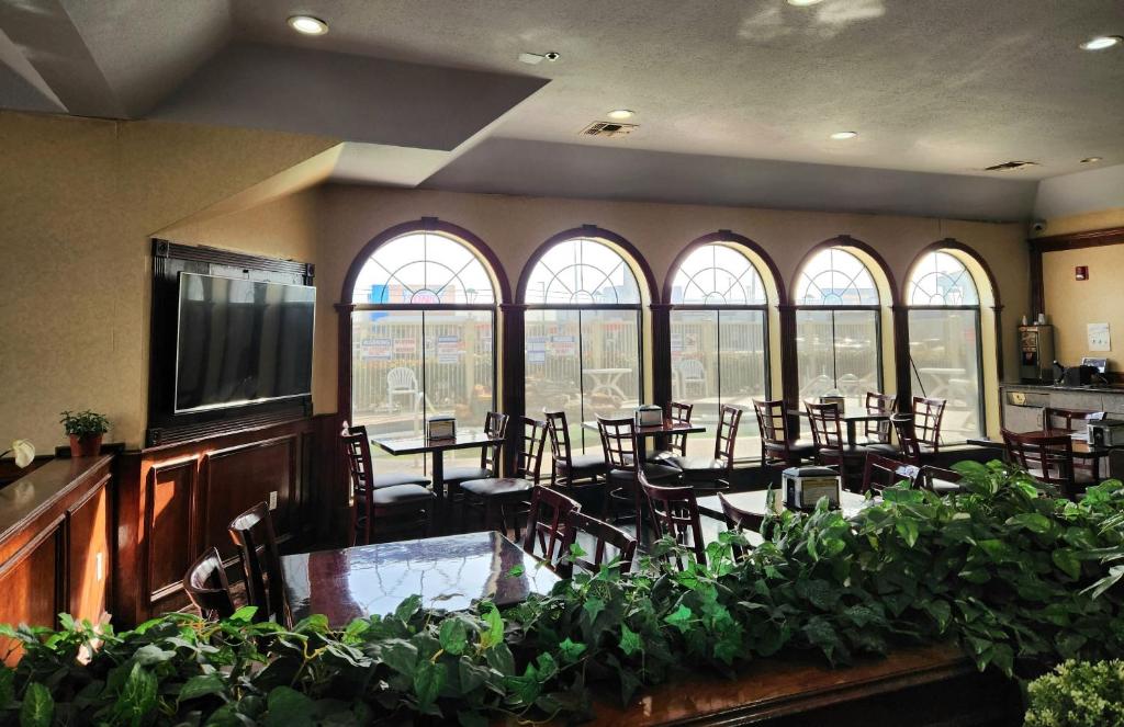 Food and beverages, Studio 6 Suites Pasadena, TX in Houston (TX)