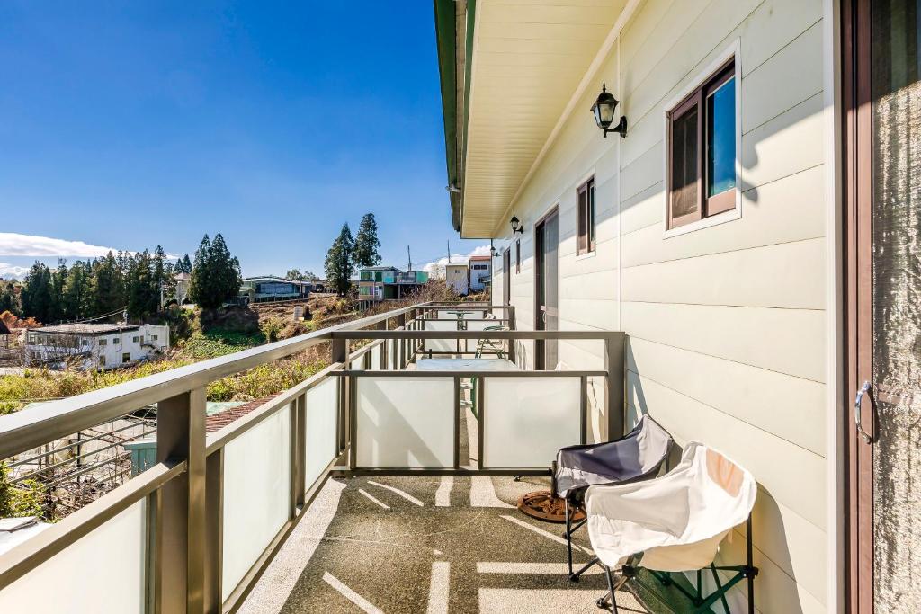 Water Swing B&B, Renai