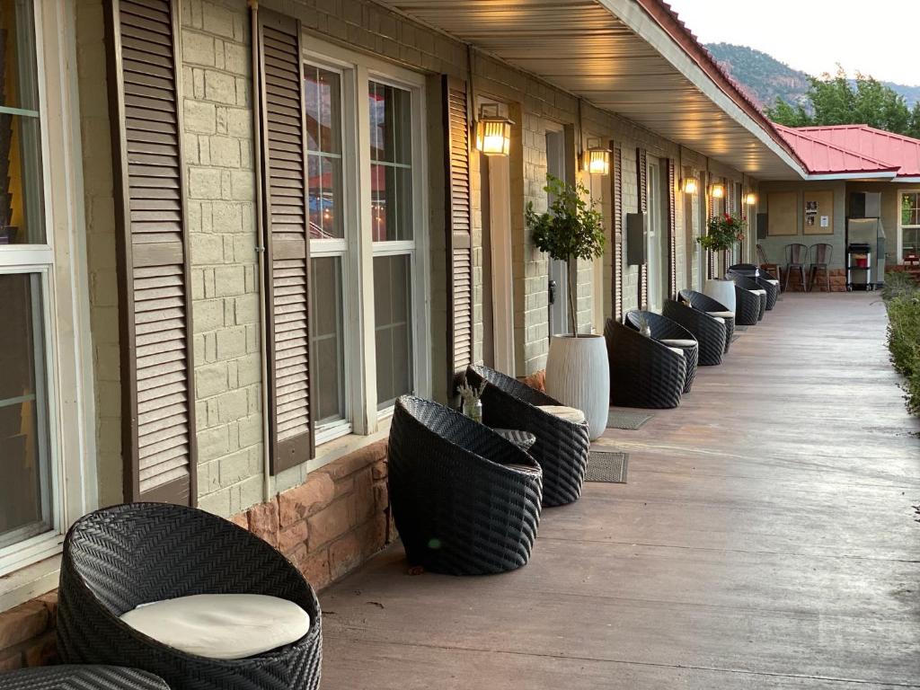 The Flagstone Boutique Inn & Suites, Kanab (UT) Best Price Guarantee