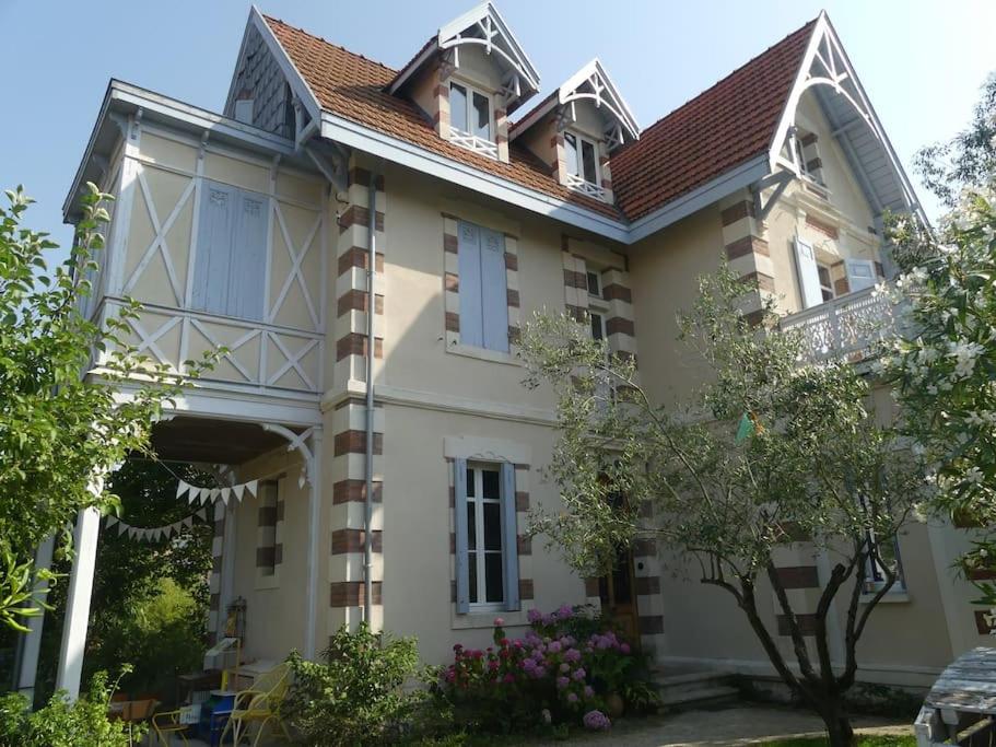 maison de famille avec piscine - 1