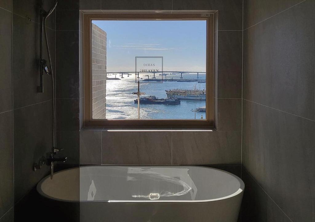 남포 오션투헤븐 호텔 객실 또는 전경