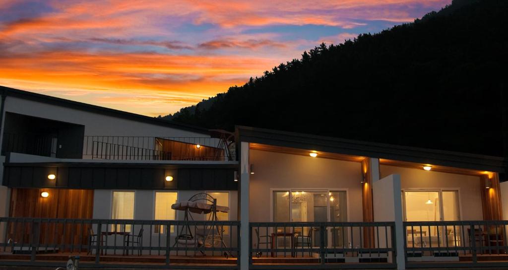 그리드 1398 펜션