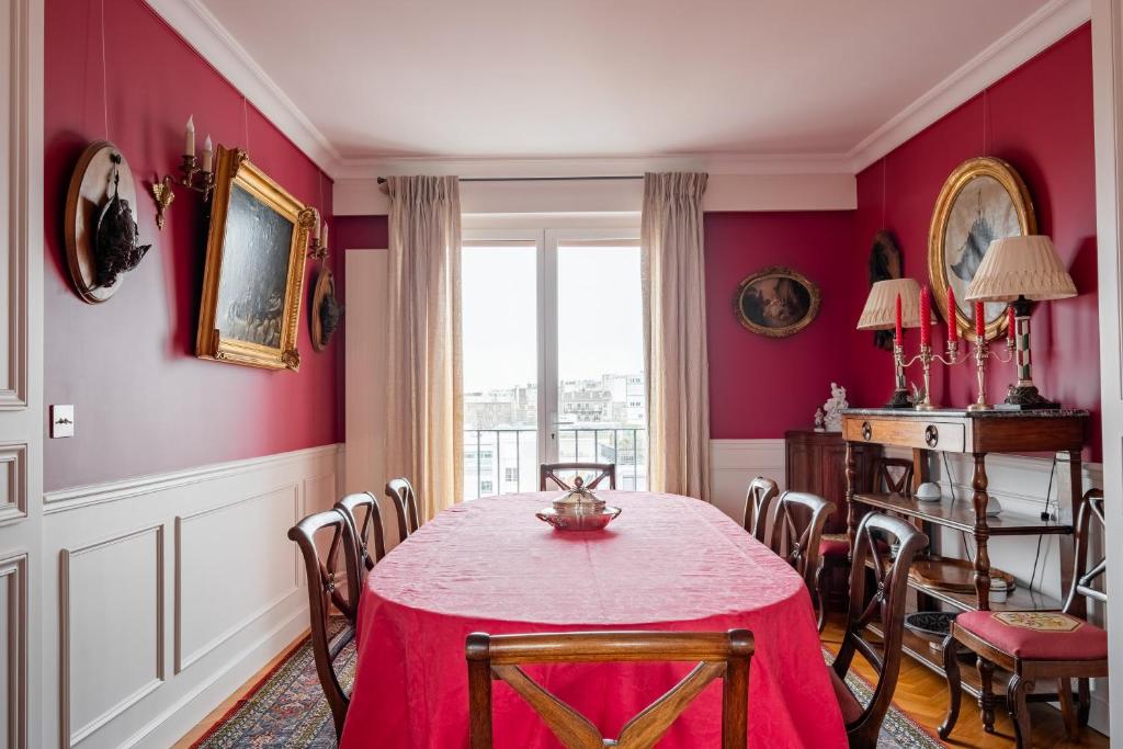 Veeve - A Study in Pink - 5