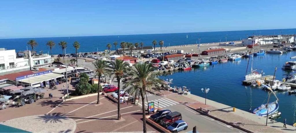 Splendide Vue sur le port St Cyp - 2