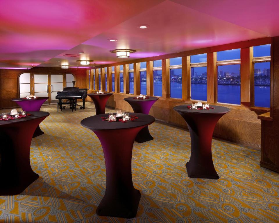Banquet hall, The Queen Mary Hotel in Los Angeles (CA)