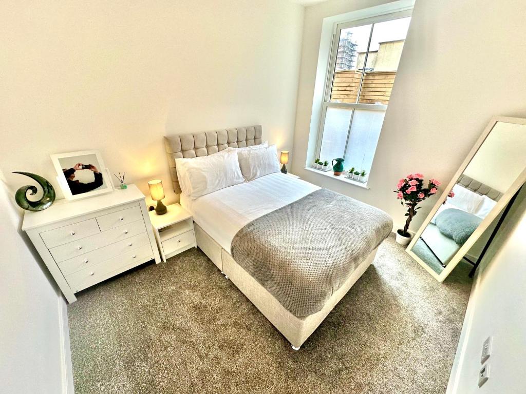 Contemporary Charm by Poole Quay photo 5