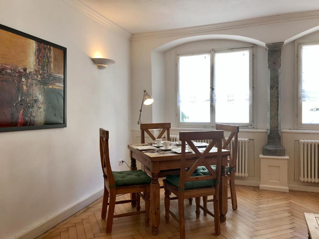 Ferienwohnung Am Stadtpark - Charmant, seenah, zentral in historischem Gebäude - 4