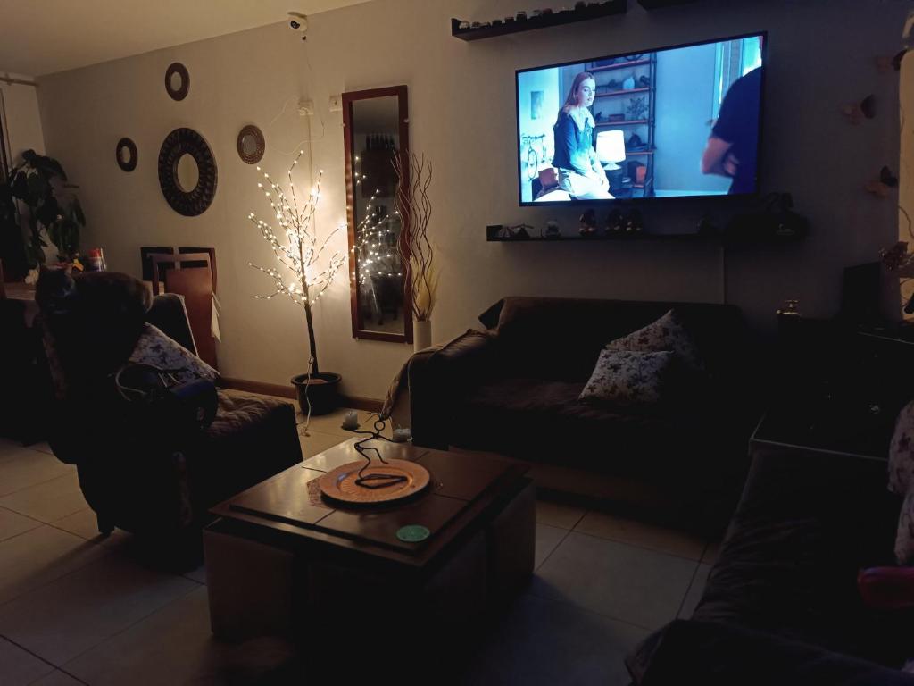 Vive un alojamiento privado, en una área tranquila con espacio verde - 3