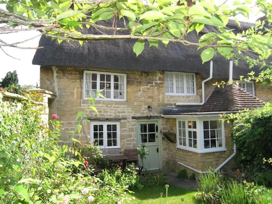 Twine Cottage - dog-friendly holiday cottage on Back Ends, Chipping Campden
