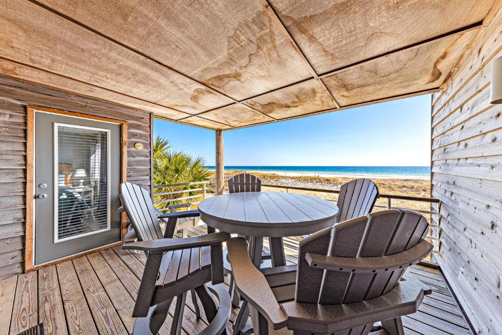 Needle Rush Point Unit A24, Pensacola