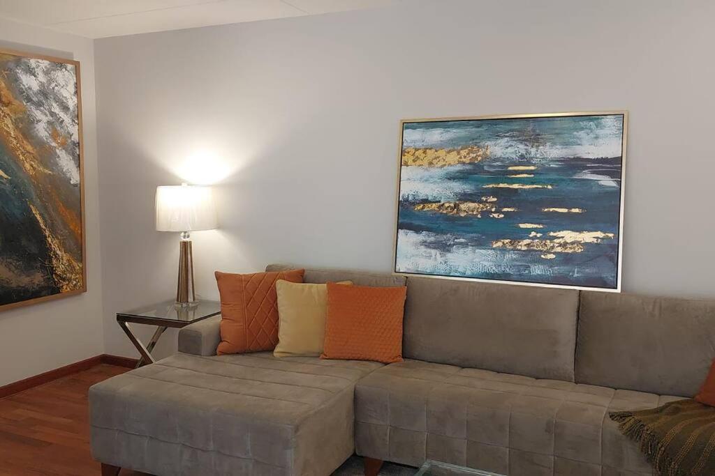 Hermoso cómodo departamento 2D - 2