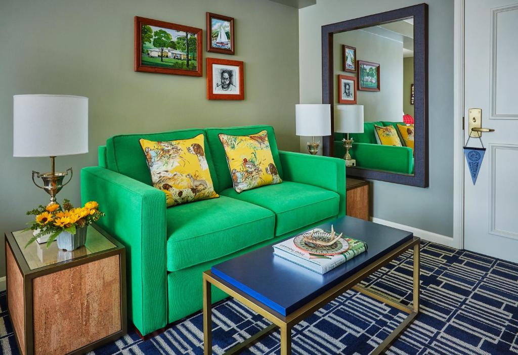 Graduate Madison Photo 28