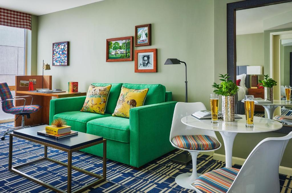 Graduate Madison Photo 33