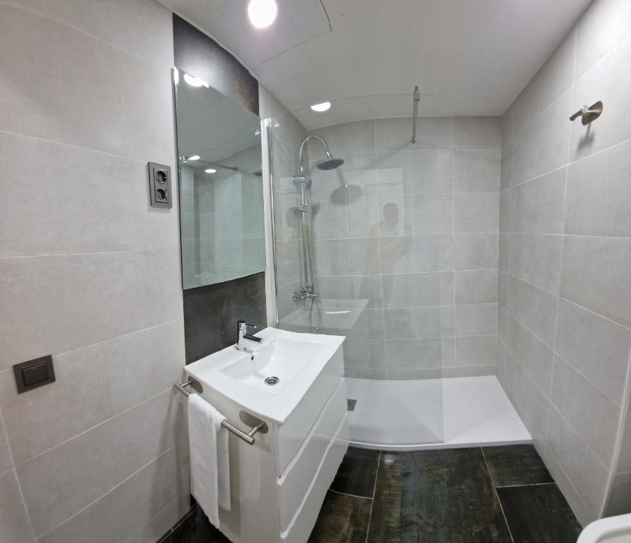 ESTUDIO RECIEN REFORMADO EN HOTEL 1 LINEA PLAYa - 5