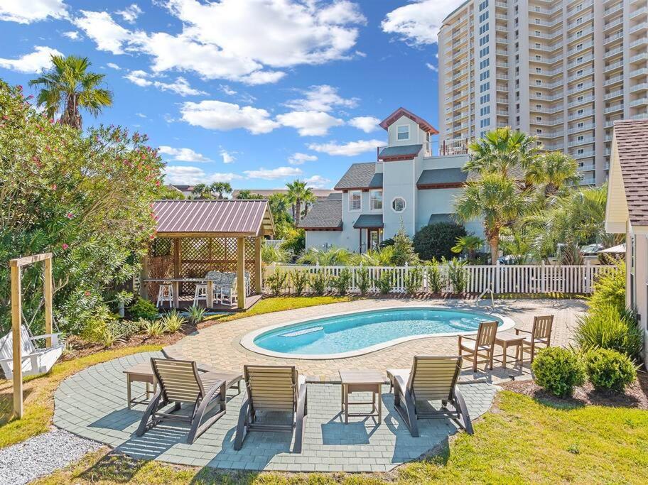 4 Br - 3 Ba Private Pool Putting Green, Destin