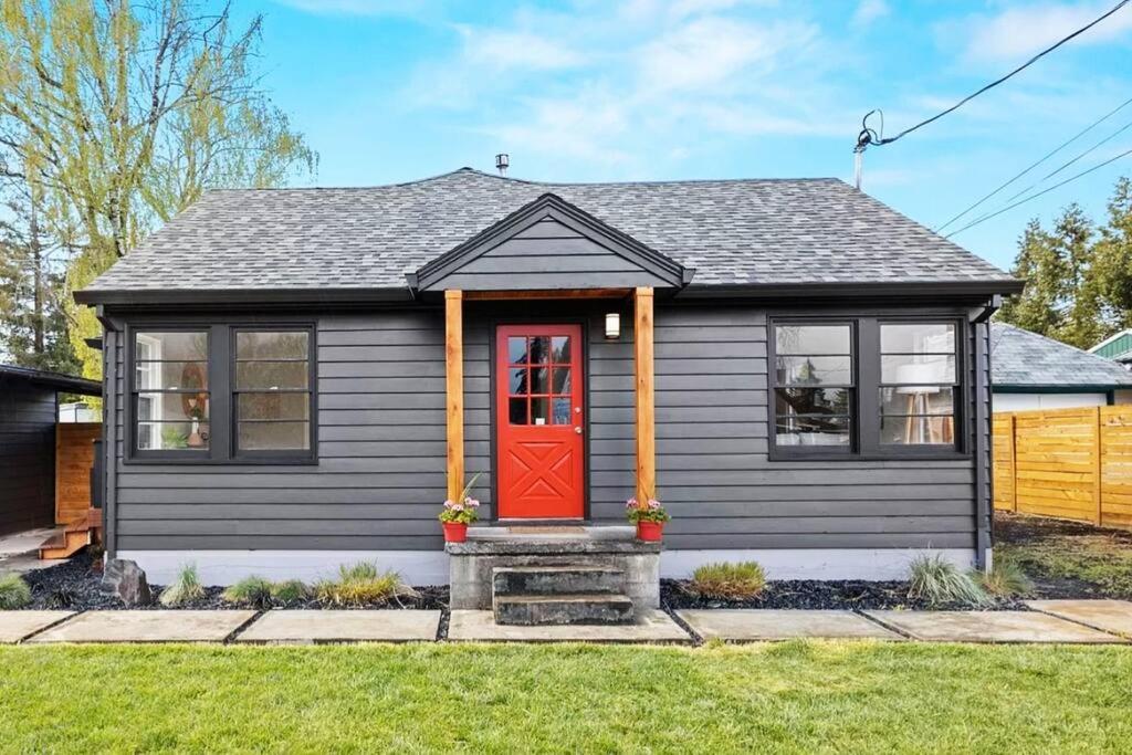 Modern 3 Bedroom Home in Beaverton