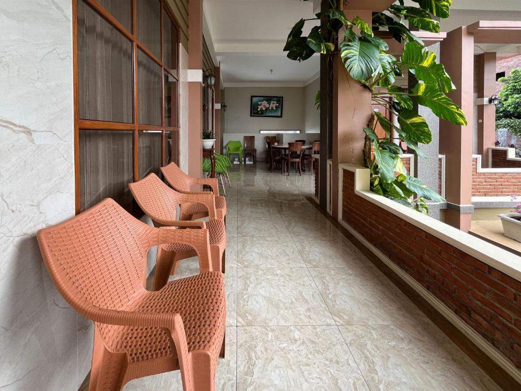 Urbanview Syariah Hotel Kanigara Batu