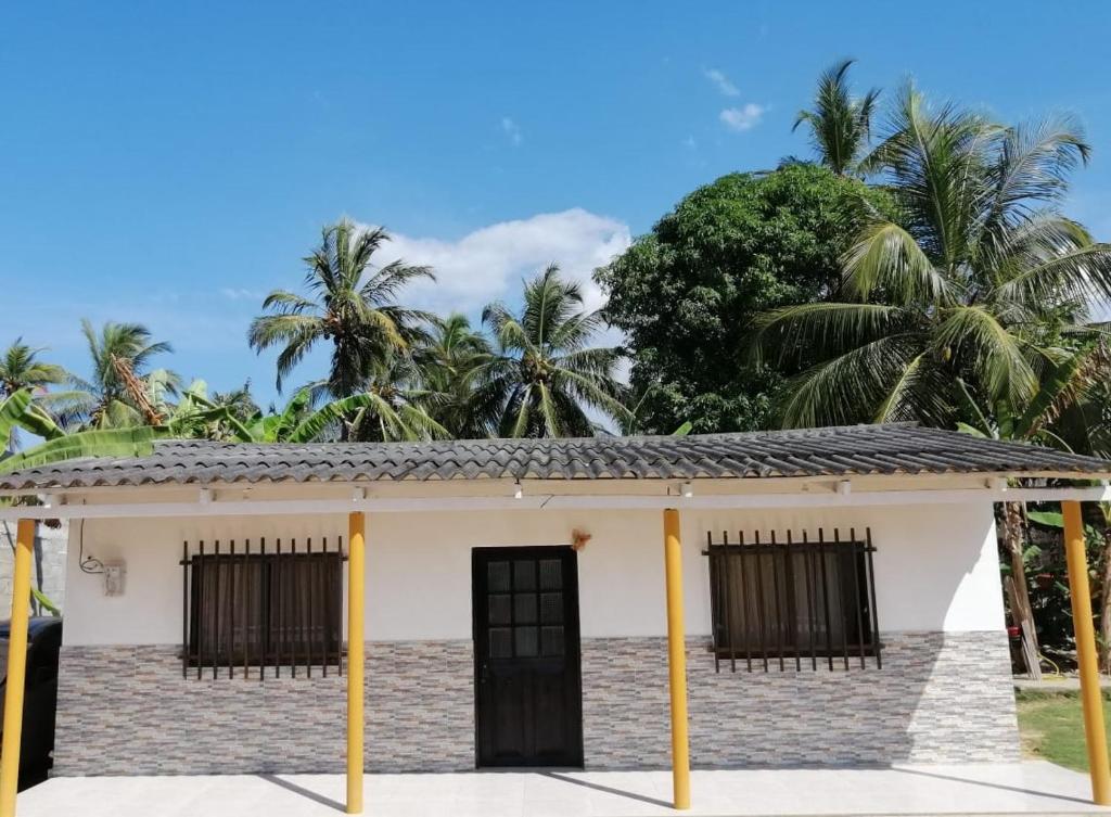 Cabaña Moñitos cerca al mar e Isla Fuerte - 1