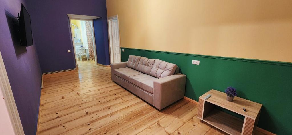 Friends - Your Cosy Apartment in the Center, Tbilisi
