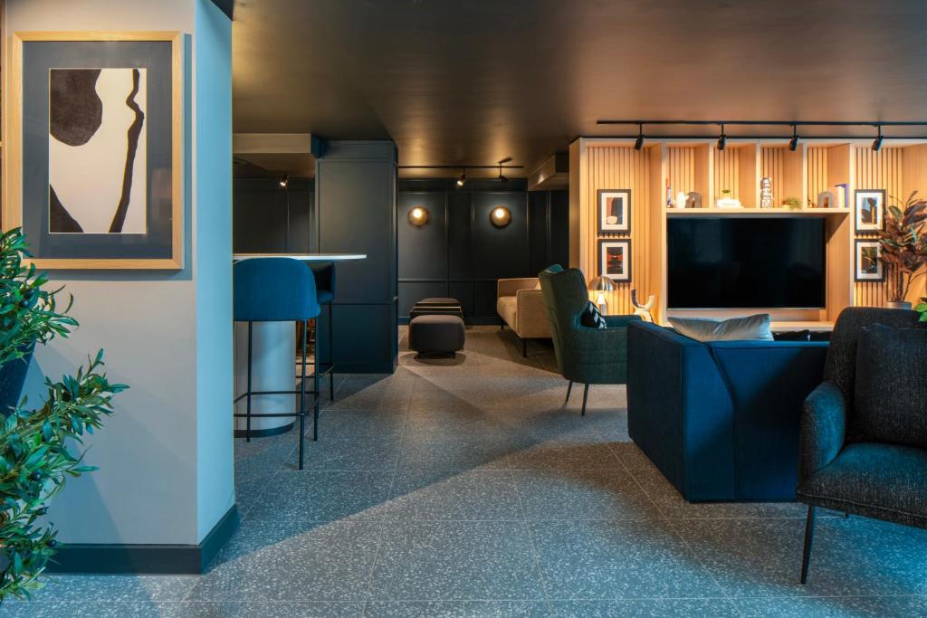 Shared lounge/TV area, Aparthotel Birmingham in Birmingham