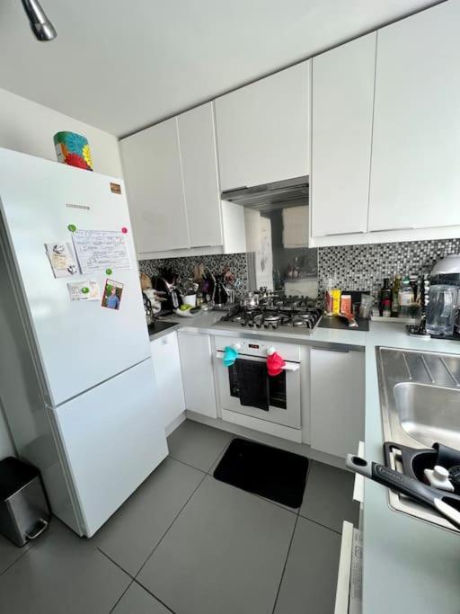 Central Hove 2-Bed Residence with Beach Hut & Parking photo 7
